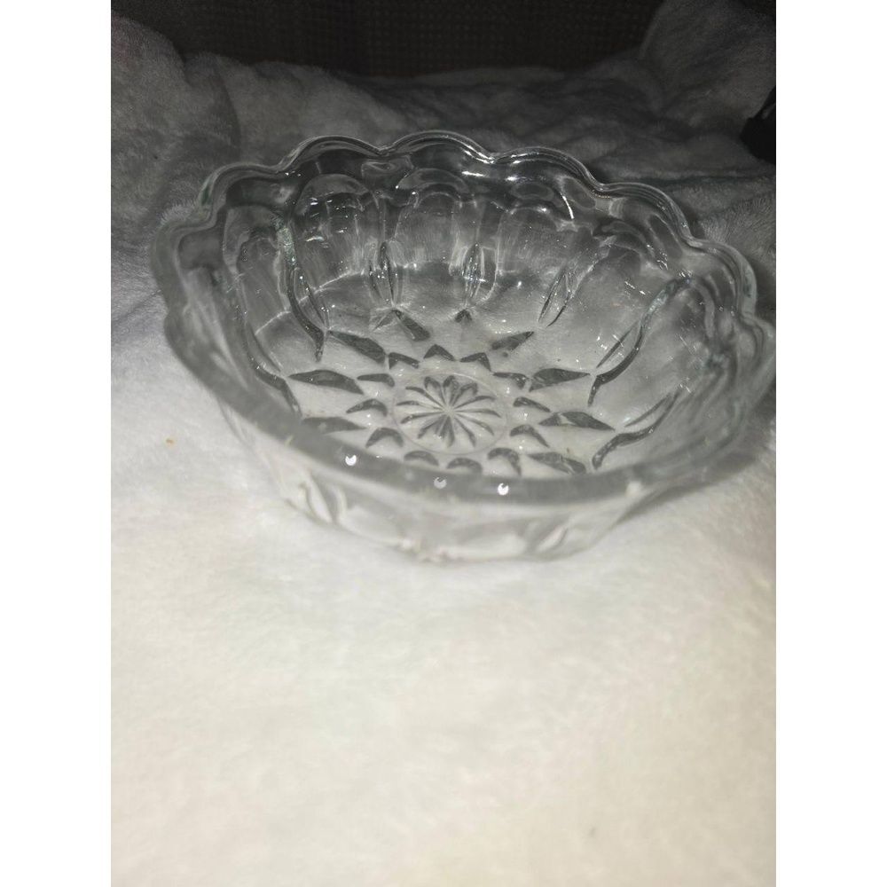 Anchor  hocking salad  Bowl Scalloped Rim Starburst Pattern Pedestal Dish
